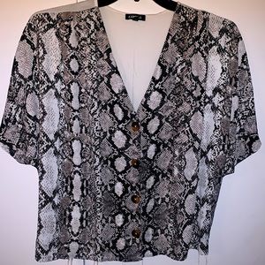 Express crop top 🐍